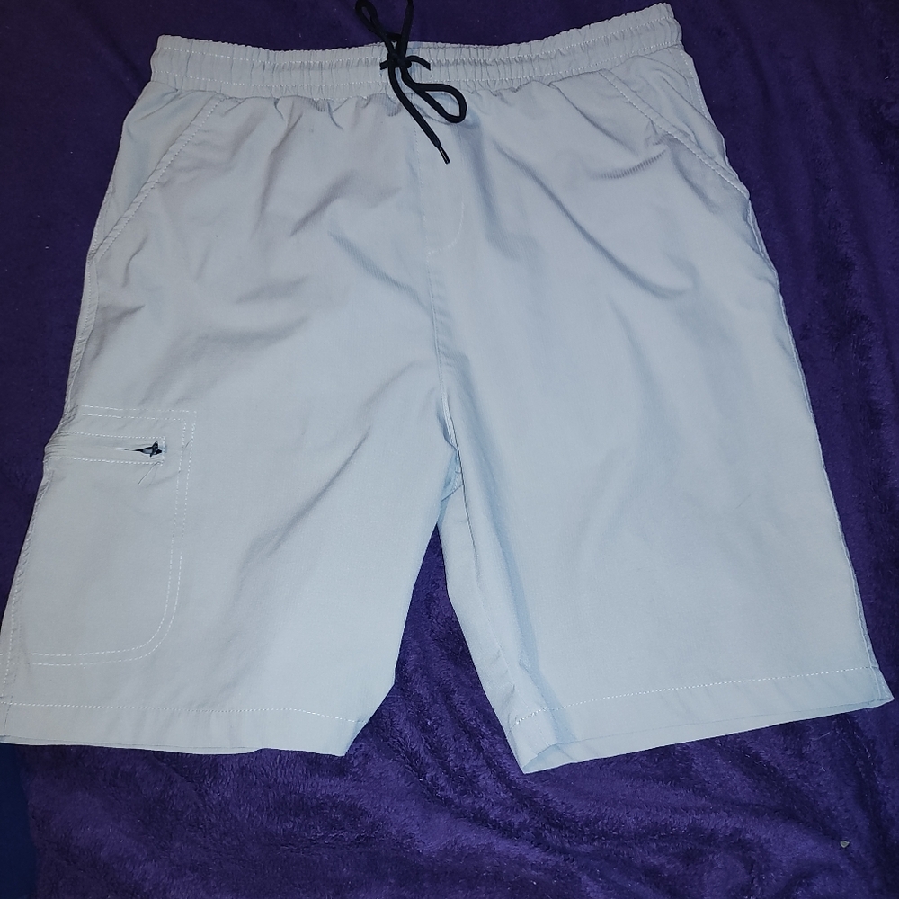Nomad shorts size large